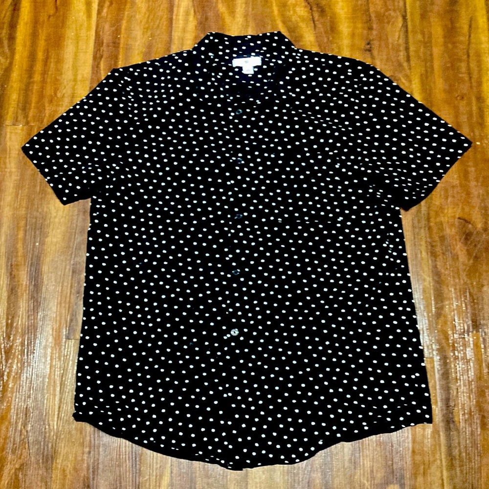 Men’s large short sleeve Nordstrom’s private label BP brand and 97% cotton.
